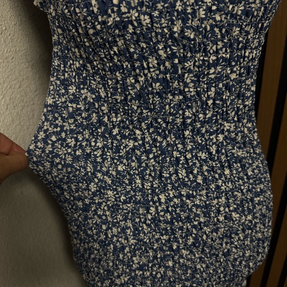 Blue Floral super stretchy smocked Midi Dress - Picture 5 of 6